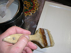 Kreidegrund auftragen