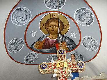 beim Malen im Kirchenhimmel